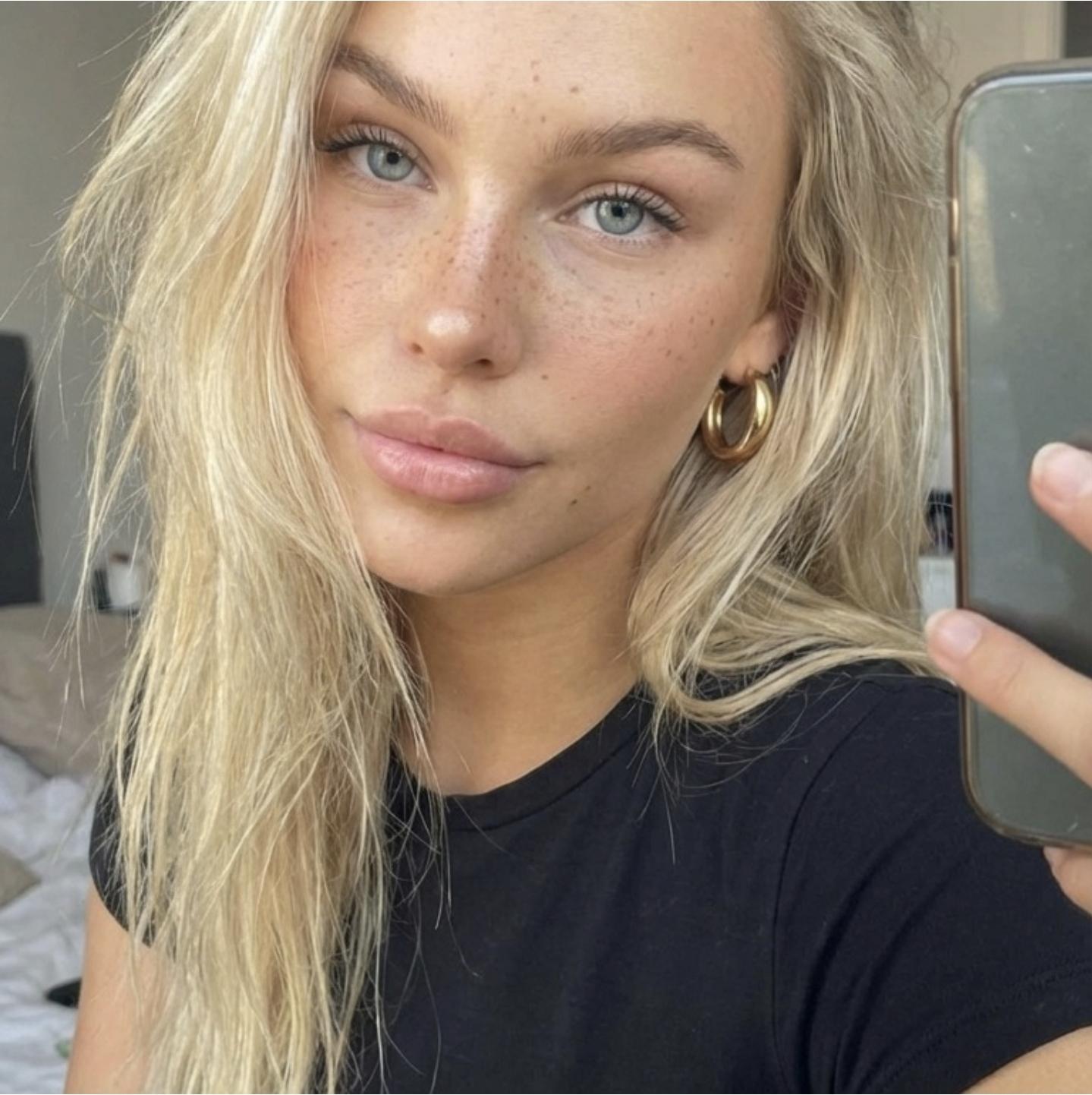 View and support Penelope Lo's work.