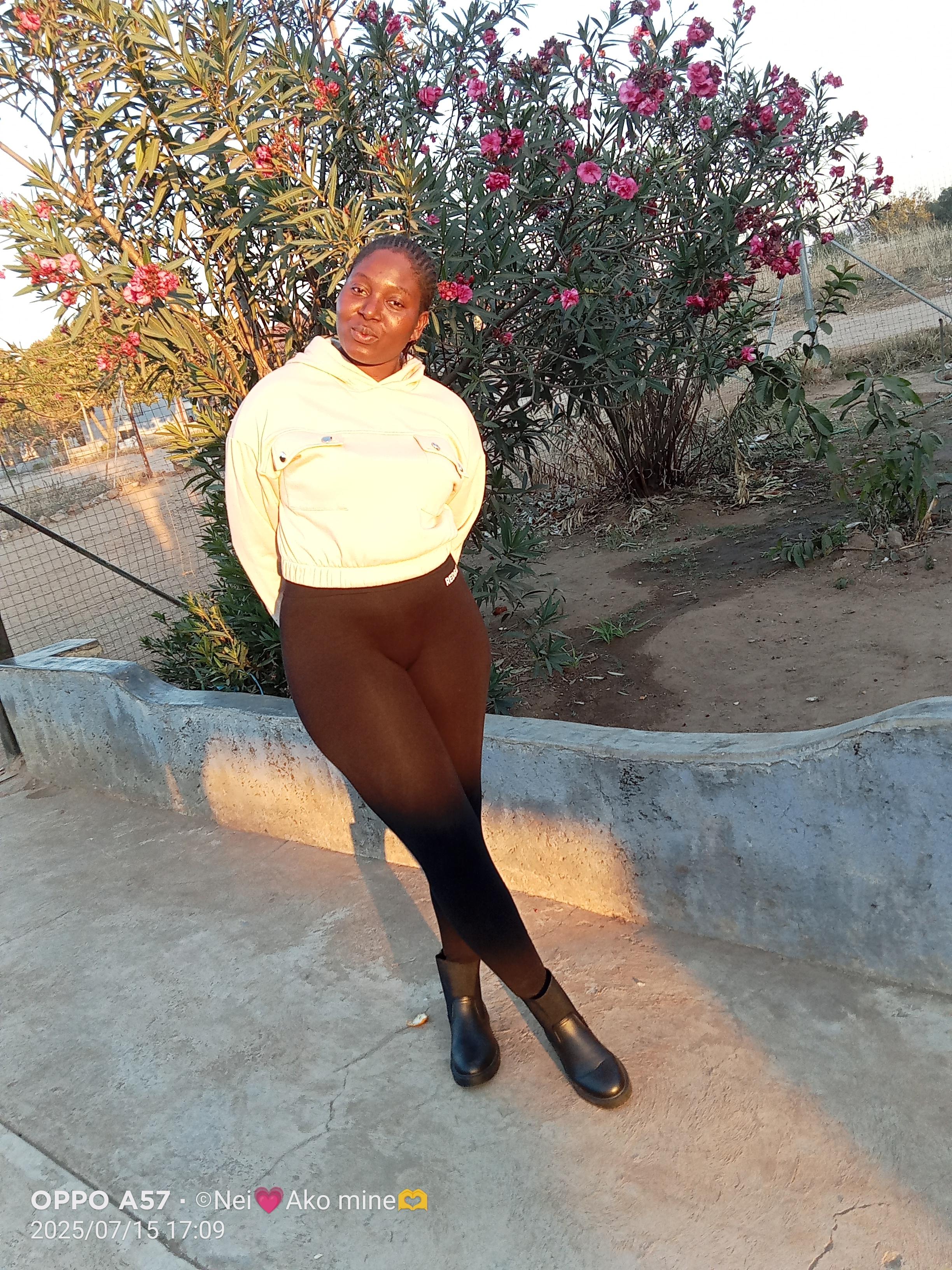 Cindie Munyai, Digital Creator, Thohoyandou