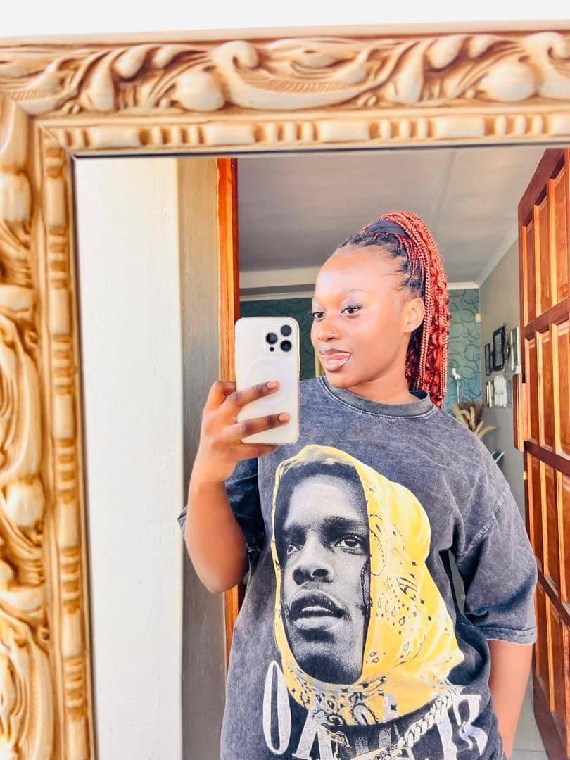 Katlo Nkhwanana's background photo Katlo Nkhwanana's backgound photo